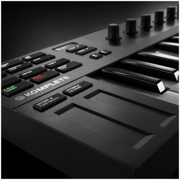 KOMPLETE KONTROL M32