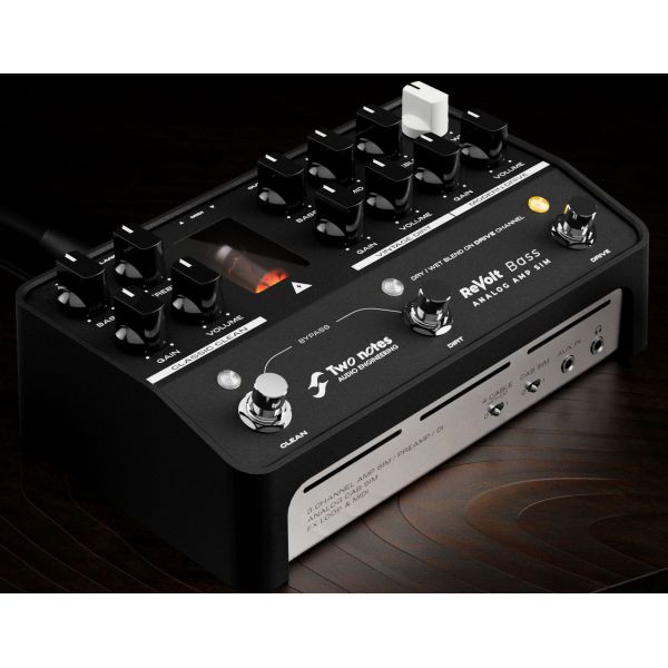 REVOLT BASS ANALOG AMP SIM