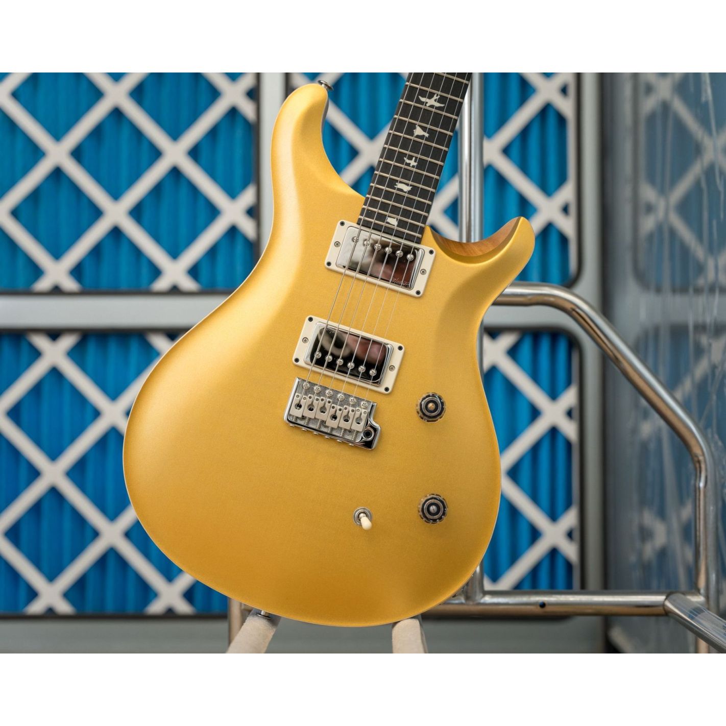 CE24 SATIN LTD GOLD TOP