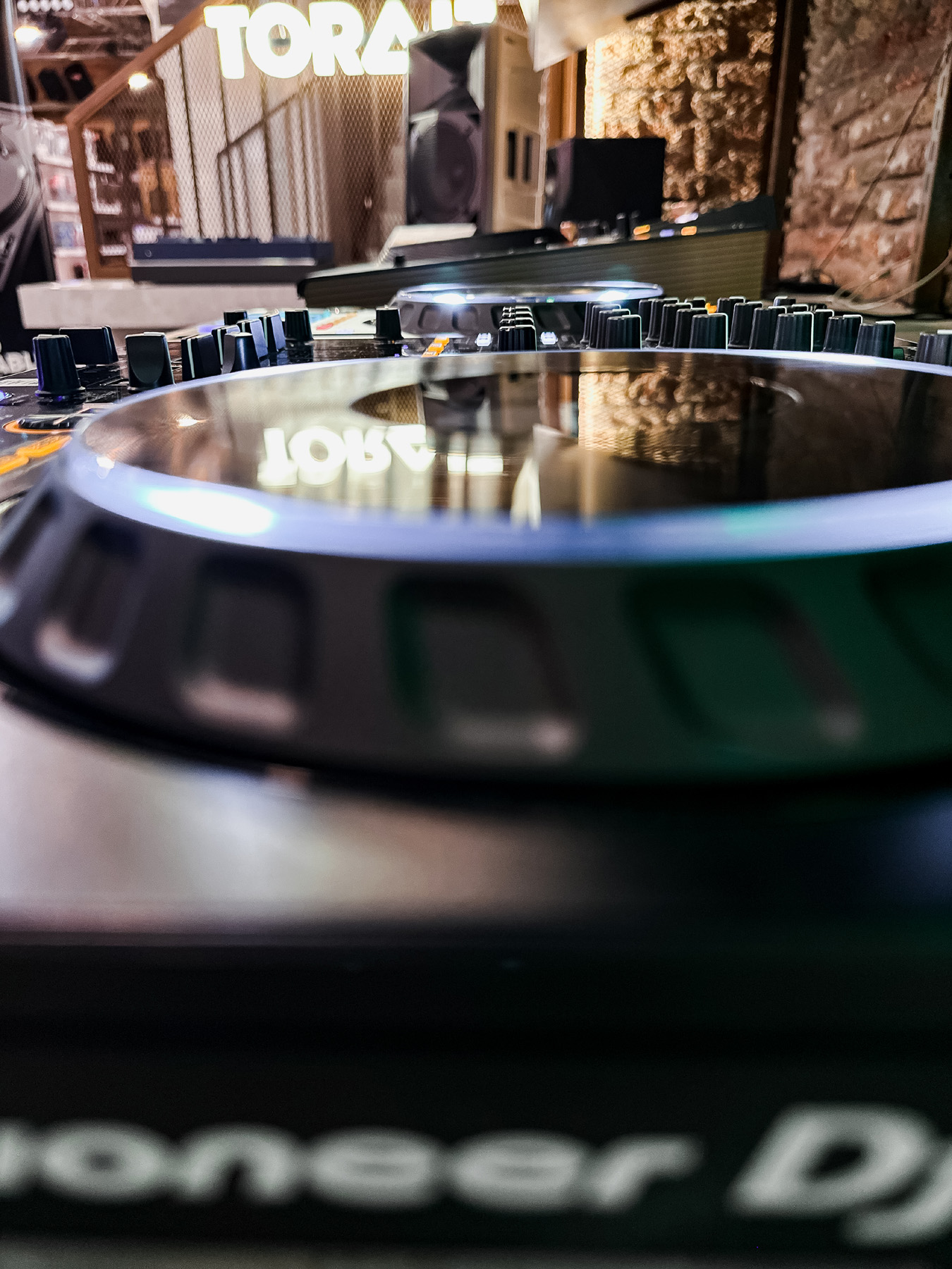 Pioneer DJ AlphaTheta 01