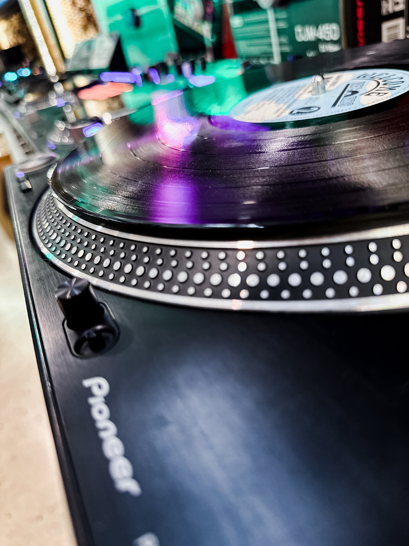 Pioneer DJ AlphaTheta 03